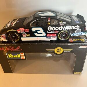 Revell Goodwrench Dale Earnhardt Car 1.24